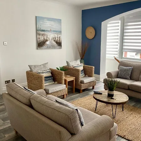A Wave From It Apartment