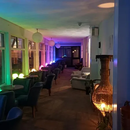 The Waldorf - Near Pleasure & Sandcastle Hotel Blackpool