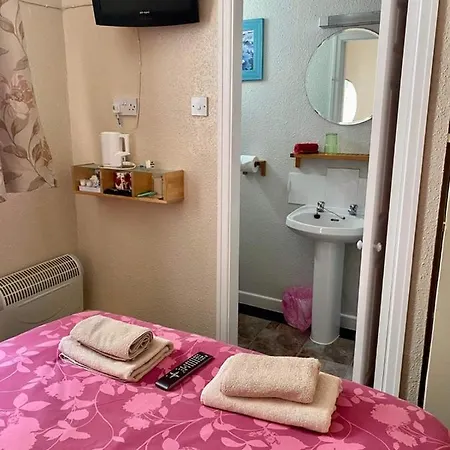 Walkden House Guest house *