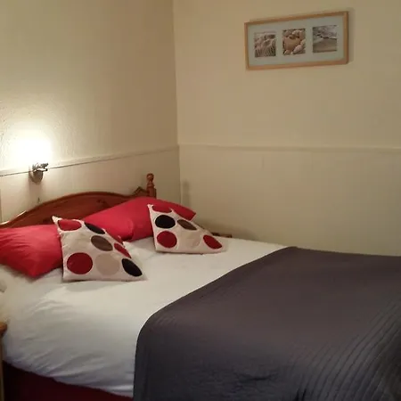 Eden House 3*