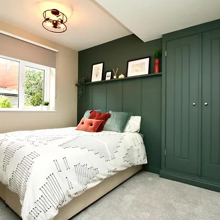 Holiday home Xxhot Tubxx 4bed Semi, Sleeps 8, 2 Bathrooms Blackpool