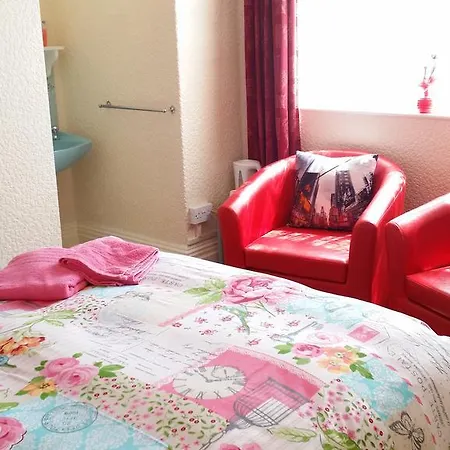 St Kildas, Hotel 3*