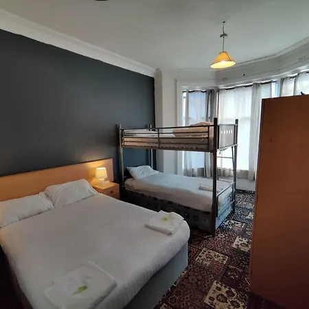 Hotel 46