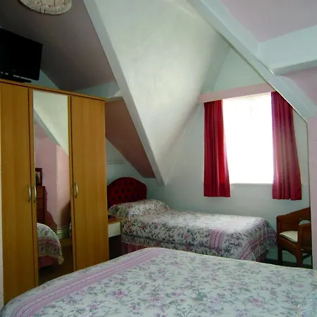 St Ives Hotel