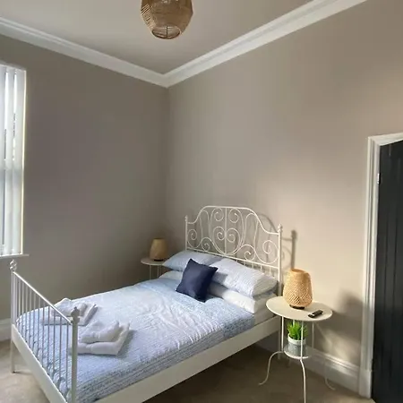 Hesketh - 4 Bedroom Seaside Villa