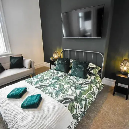 Hesketh - 4 Bedroom Seaside *