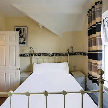 The Shores Hotel,
