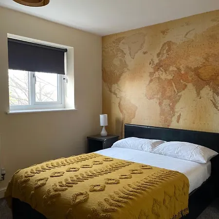 Holiday home Cheerful 3 Bedroom Town House With Hot Tub Blackpool
