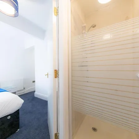 Hotel The Adonis *