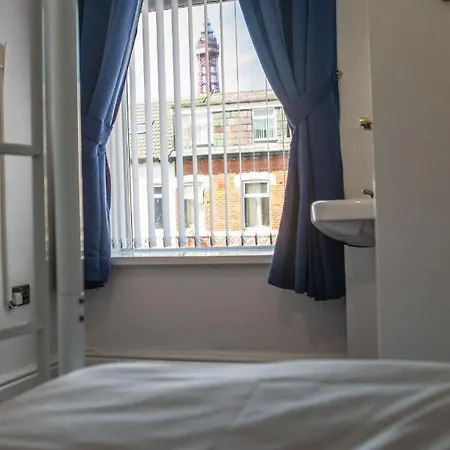 Hotel The Adonis