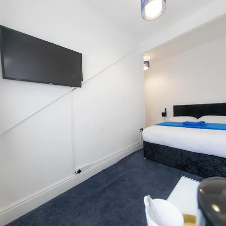 Hotel The Adonis *