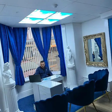 The Adonis 酒店 黑潭