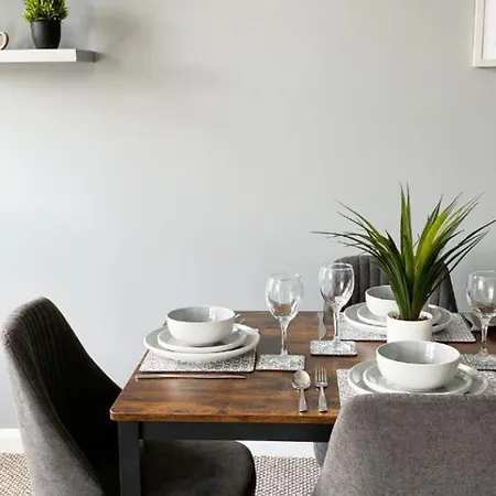 Sleepover 5 Free Parking Sleeps 6 Apartment *