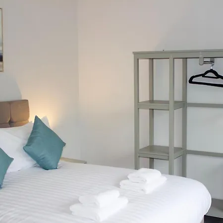 Treetops View - Cheerful & Modern In Bispham, * Blackpool