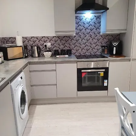 G Apartment *