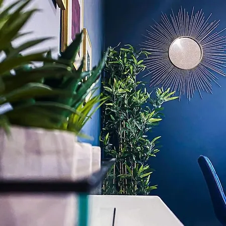 Velveteen By The V Group Apartment *