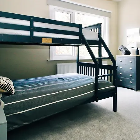 Xxhot Tubxx 4bed Semi, Sleeps 8, 2 Bathrooms * Blackpool