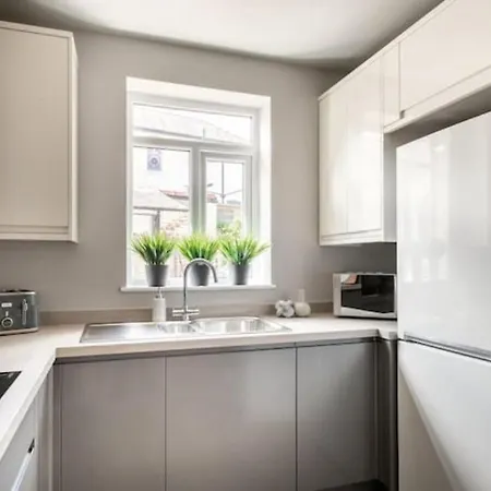 Holiday home Xxhot Tubxx 4bed Semi, Sleeps 8, 2 Bathrooms