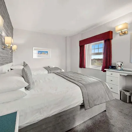 Cliffs 3* Blackpool