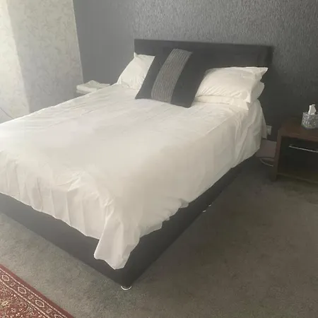 Macleods Guest house 3*