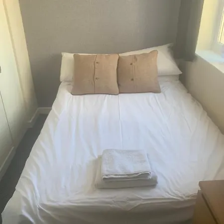 Guest house Macleods