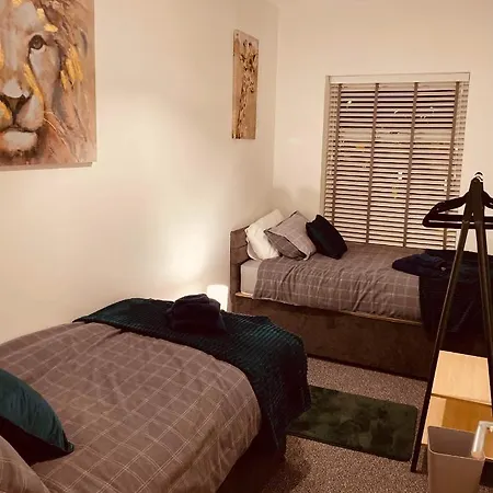 Luxury 3 Bed Sleeps 6-8 Apartment Blackpool