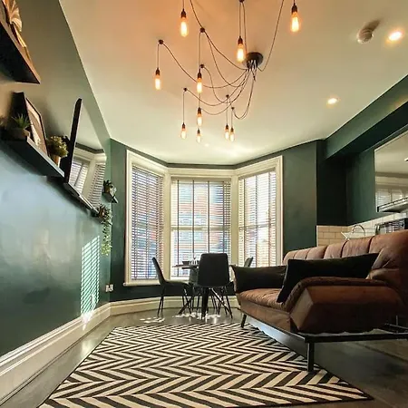 Velveteen By The V Group Apartment