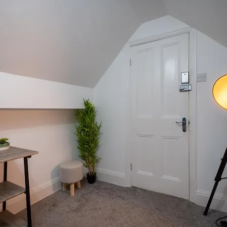 Cavendish Cat And Gaming House Homestay *