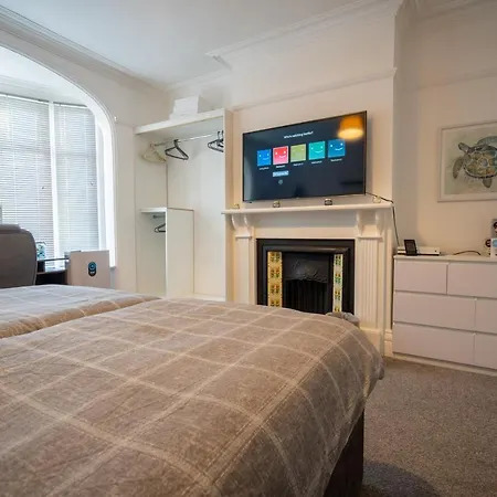 Cavendish Cat And Gaming House * Blackpool