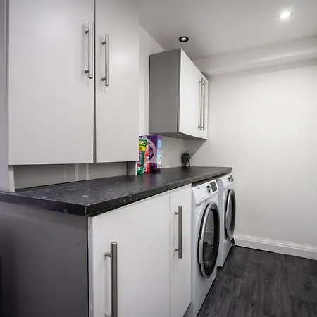 Cavendish Cat And Gaming House