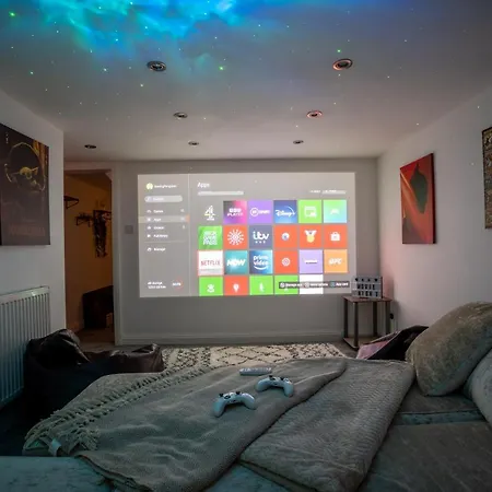 Cavendish Cat And Gaming House *