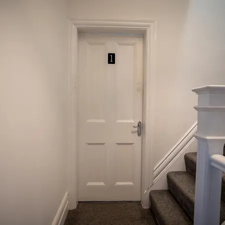 Cavendish Cat And Gaming House Homestay