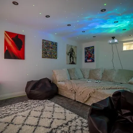 Cavendish Cat And Gaming House * Blackpool