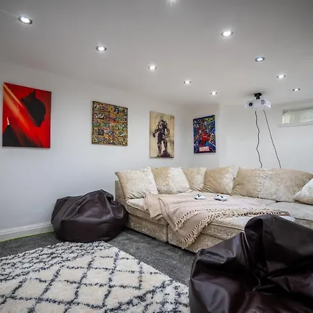 Cavendish Cat And Gaming House * Blackpool