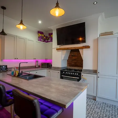Cavendish Cat And Gaming House Homestay