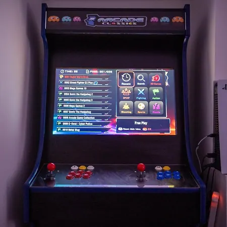 Cavendish Cat And Gaming House Homestay *
