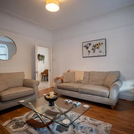 Cavendish Cat And Gaming House * Blackpool