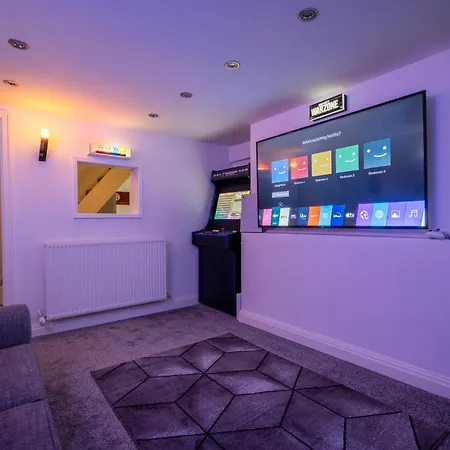 Cavendish Cat And Gaming House Homestay Blackpool