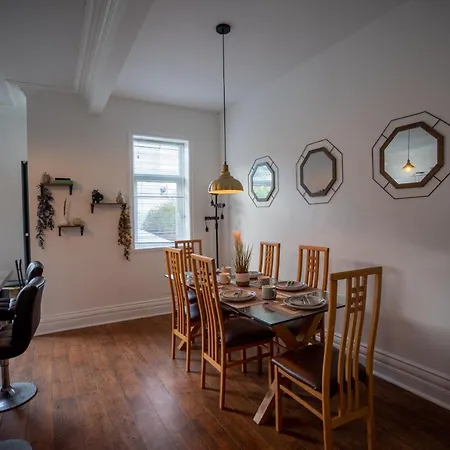 Cavendish Cat And Gaming House Homestay Blackpool