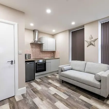 Apartment Vixen *