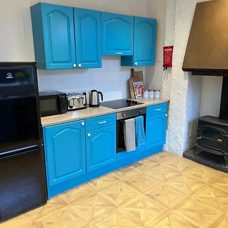 Friends House, Hot Tub, Sleeps 6