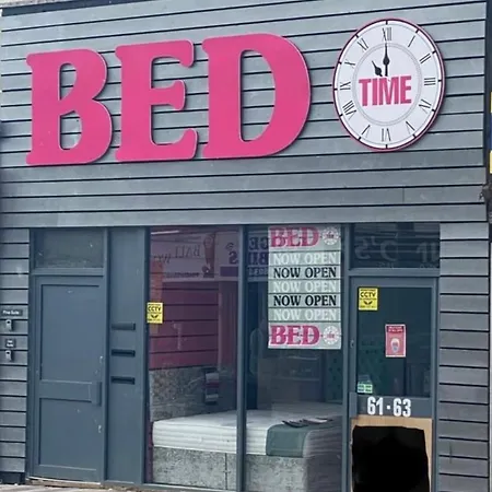 Pine Studio Apartment Blackpool