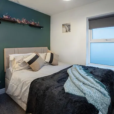Bank Street 4 * Blackpool