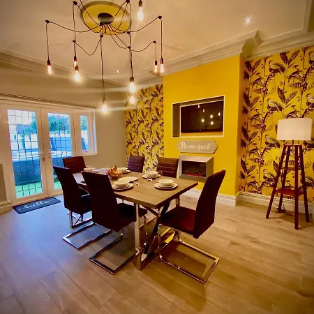 Captivating 4-bed Hot Tub House In *