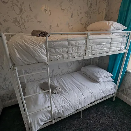 Moon Townhouse Free Parkingprivate Garden Holiday home Blackpool
