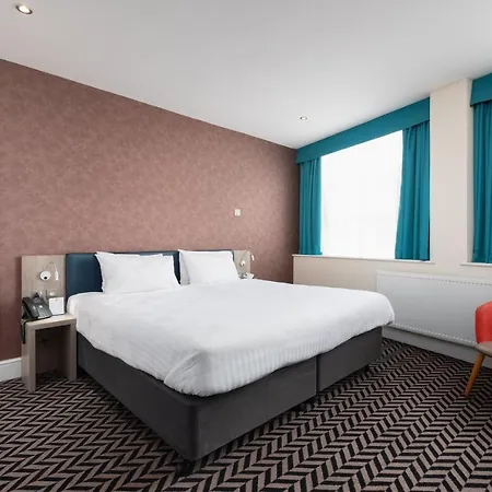 Western Carlton 3*