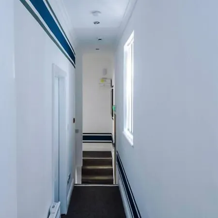 Apartment Family Friend In With Cinema Playroom Area And Gym *