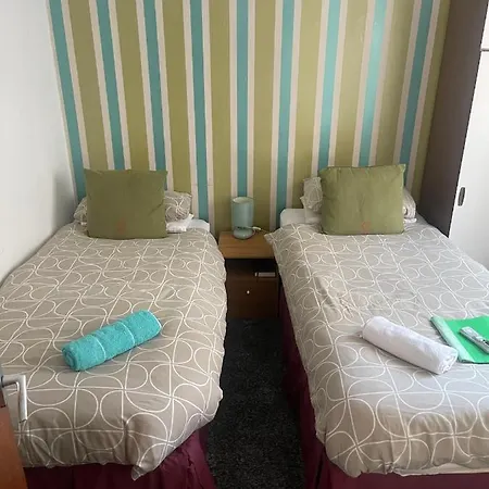 Uk Travel & Hospitality Ltd Ta Canberra 3*