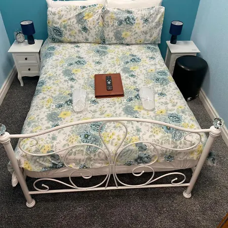 New Bond Bed & Breakfast