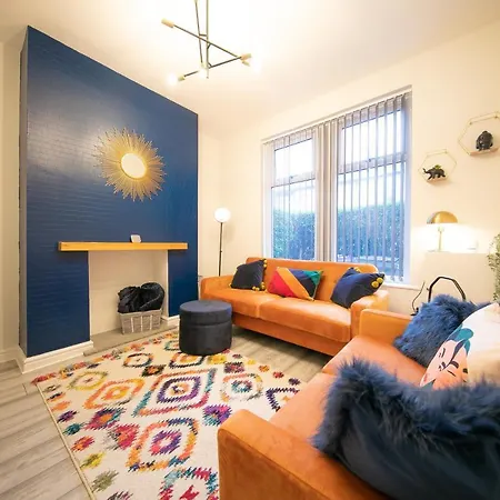 Stunning House Near Attractions Holiday home *
